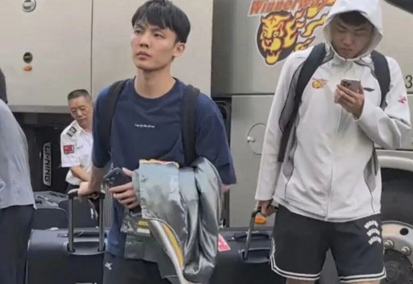 华体会网页登录-广东男篮今日早报！主场球票遭遇哄抢，杜峰指导或主动变阵，徐昕入选中国男篮